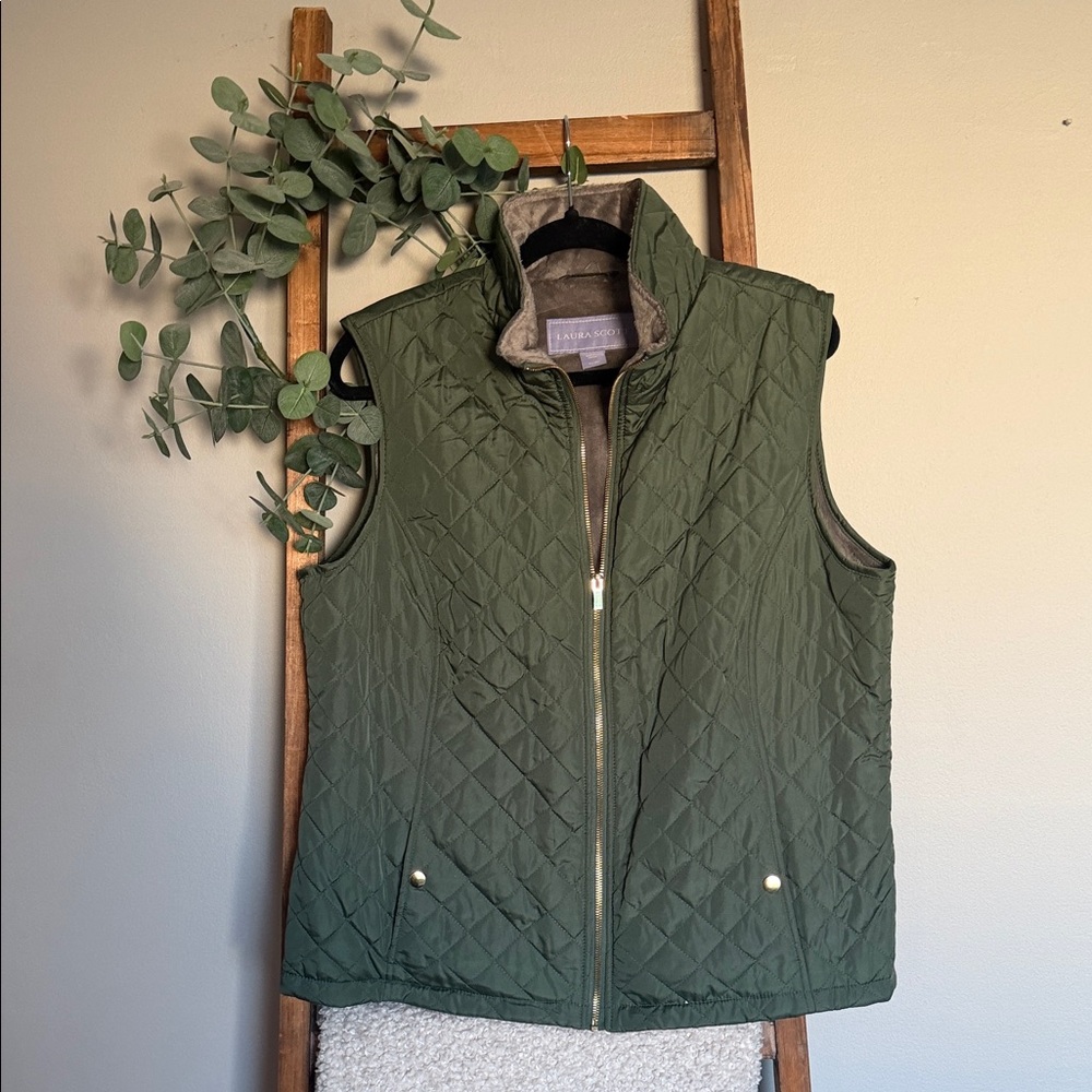 Laura Scott Olive Green Quilted Vest, never worn, brand new w/o tags